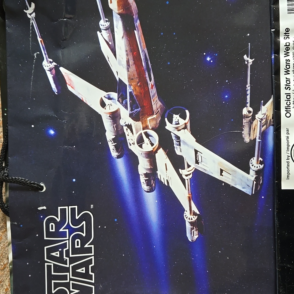 Vintage 1997 Star Wars X-Wing Fighter Gift Bag.18"x 13" x 4" (POSH RM)